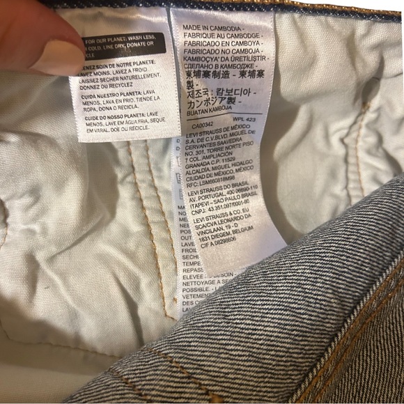 Levi’s 501 Original Shorts Denim Distressed Raw Hem W30 High Rise - Picture 8 of 14